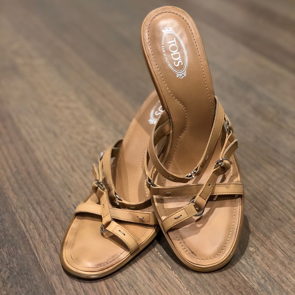 Tod strapped heels